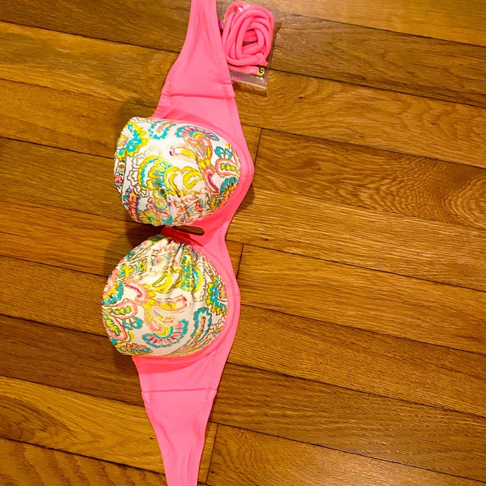 Victoria’s Secret swim bikini underwire bathing suit top. 32 b new